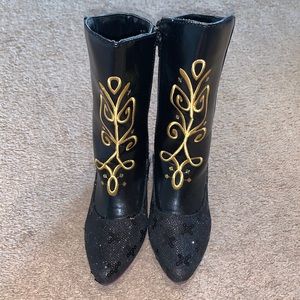 Disney Anna boots Size 2/3